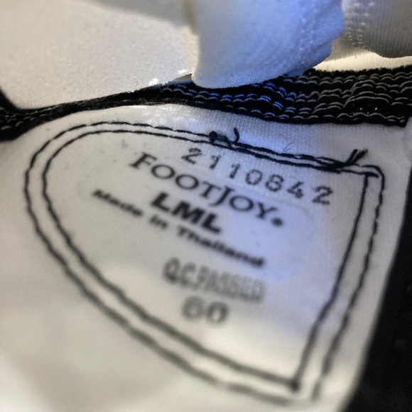 FootJoy Women's WeatherSof Two Regular Left Med. Large Golf‎ Gloves - Picture 5 of 6